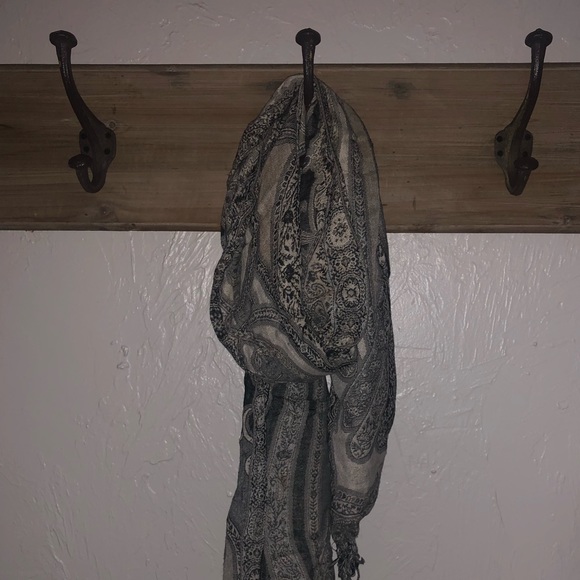 Neutral Fall Scarf - Picture 2 of 2